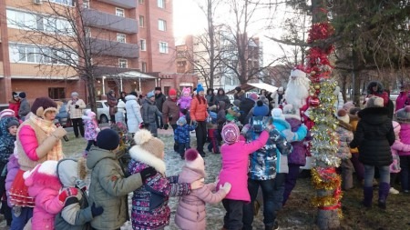 Фото: Дольщики «Жасмин-Дом» готовятся к счастливому Новому году — Портал «НеСлухи.рф» (nesluhi.info) TGVWE2v03TA