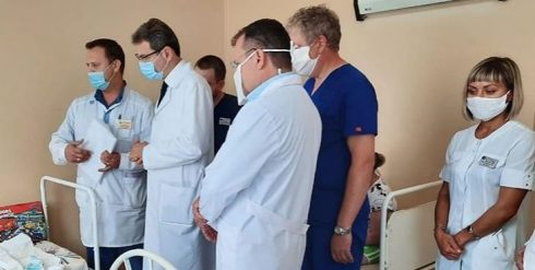 Фото: Дмитрий Азаров поручил взять на особый контроль помощь детям, пострадавшим в ДТП под Самарой — Портал «НеСлухи.рф» (nesluhi.info) Дмитрий Азаров поручил взять на особый контроль помощь детям, пострадавшим в ДТП под Самарой — Портал «НеСлухи.рф» (nesluhi.info)