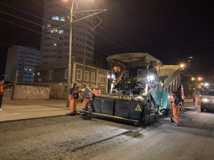 За одну ночь в Самаре уложили нижний слой покрытия автодороги — Портал «НеСлухи.рф» (nesluhi.info)