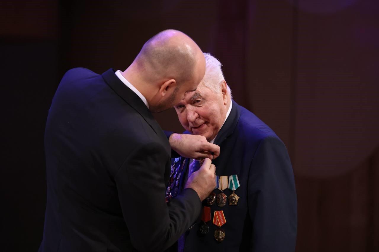 Вячеслав Федорищев поздравил РКЦ «Прогресс» со 130-летием и вручил коллективу орден Гагарина — Портал «НеСлухи.рф» (nesluhi.info)
