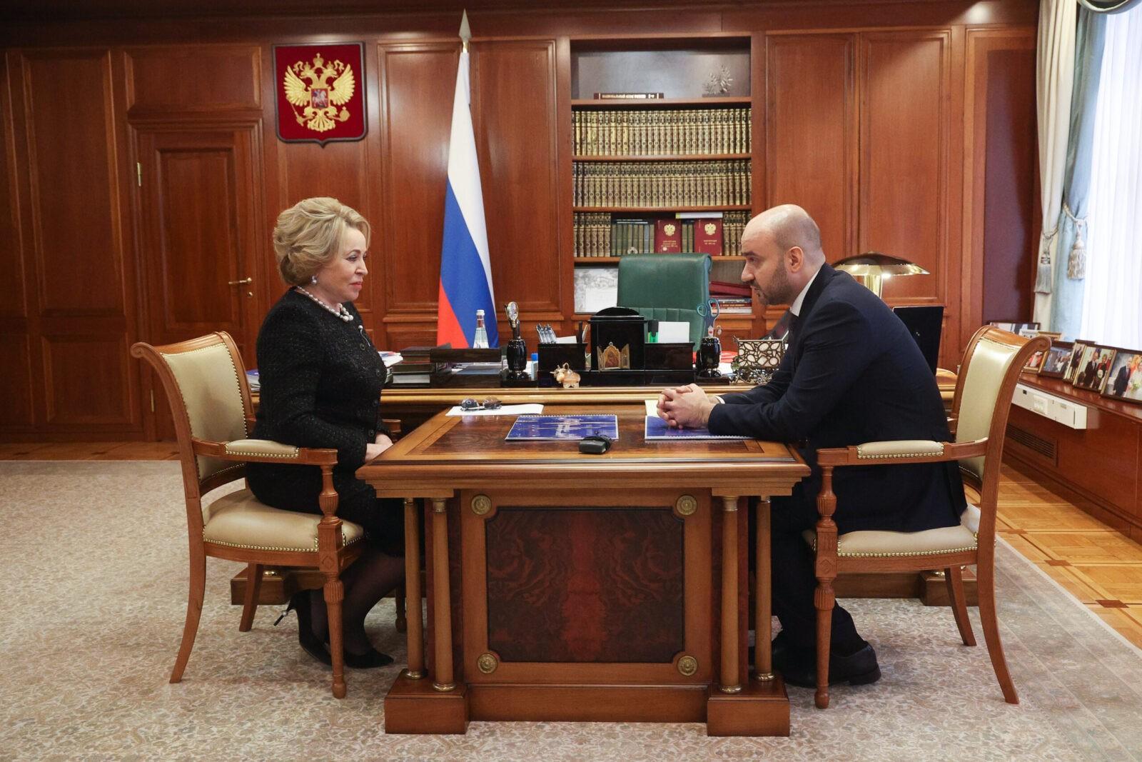 Фото: Вячеслав Федорищев обсудил со спикером Совета Федерации Валентиной Матвиенко планы по развитию Самарской области — Портал «НеСлухи.рф» (nesluhi.info) Вячеслав Федорищев обсудил со спикером Совета Федерации Валентиной Матвиенко планы по развитию Самарской области — Портал «НеСлухи.рф» (nesluhi.info)