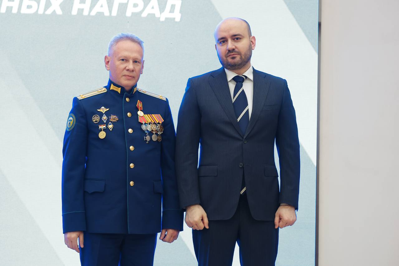 Губернатор Федорищев вручил госнаграды жителям Самарской области накануне Дня России — Портал «НеСлухи.рф» (nesluhi.info)