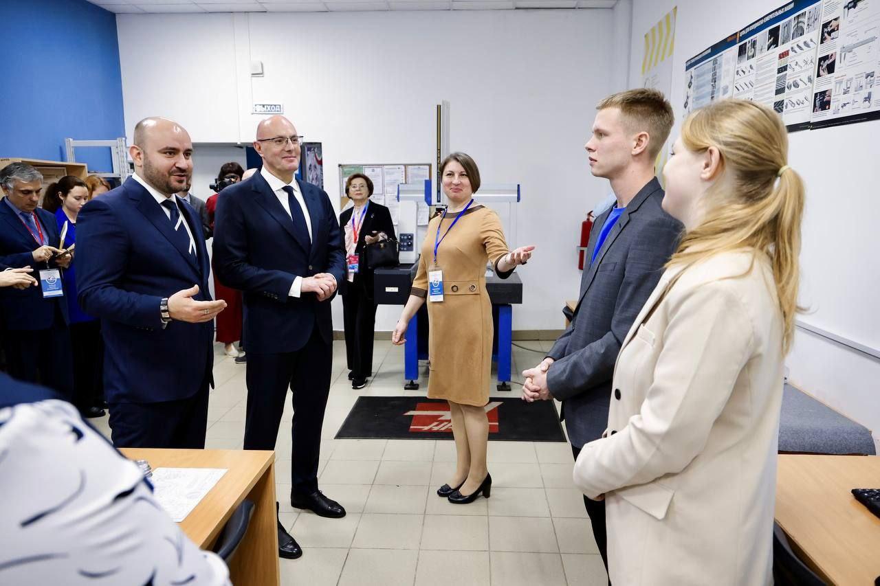 Дмитрий Чернышенко и Вячеслав Федорищев посетили Самарский университет — Портал «НеСлухи.рф» (nesluhi.info)
