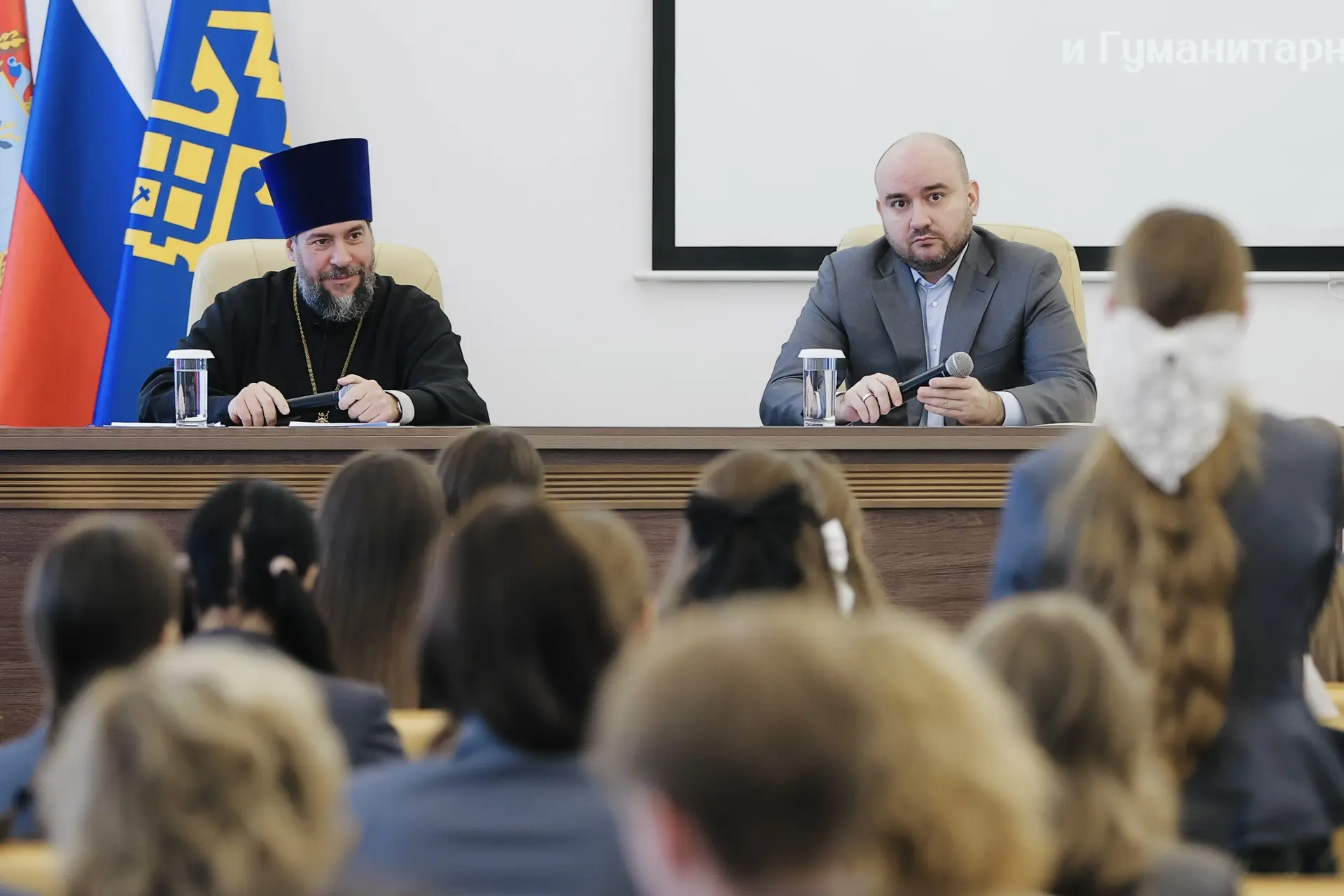 Фото: Вячеслав Федорищев встретился со студентами Поволжской академии Святителя Алексия — Портал «НеСлухи.рф» (nesluhi.info) Вячеслав Федорищев встретился со студентами Поволжской академии Святителя Алексия — Портал «НеСлухи.рф» (nesluhi.info)