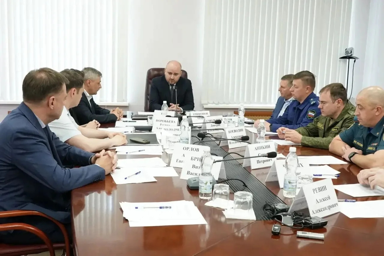 Фото: Вячеслав Федорищев провел оперштаб по ликвидации последствий атаки вражеских БПЛА на Сызрань 21 мая — Портал «НеСлухи.рф» (nesluhi.info) Вячеслав Федорищев провел оперштаб по ликвидации последствий атаки вражеских БПЛА на Сызрань 21 мая — Портал «НеСлухи.рф» (nesluhi.info)